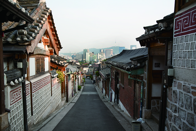 Korean Etiquette Culture — Understanding Jondaetmal and Banmal Changes Everything